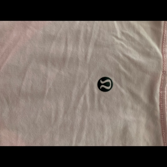 Lululemon Classic Tee!! - Picture 5 of 5